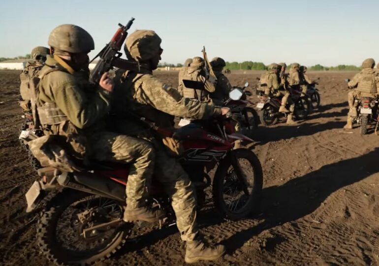 Unitatea "Mad Max" care nimicește forțele ruse cu raiduri pe motociclete: un grup de eroi sau o bandă condusă de ticăloși? (Video)