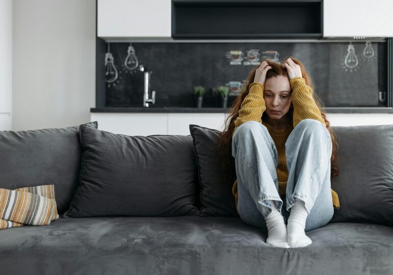 O generație în criză: De ce sunt tinerii atât de nefericiți