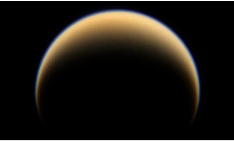 Unul dintre sateliții naturali ai planetei Saturn sfidează legile chimiei. Ce au descoperit astronomii