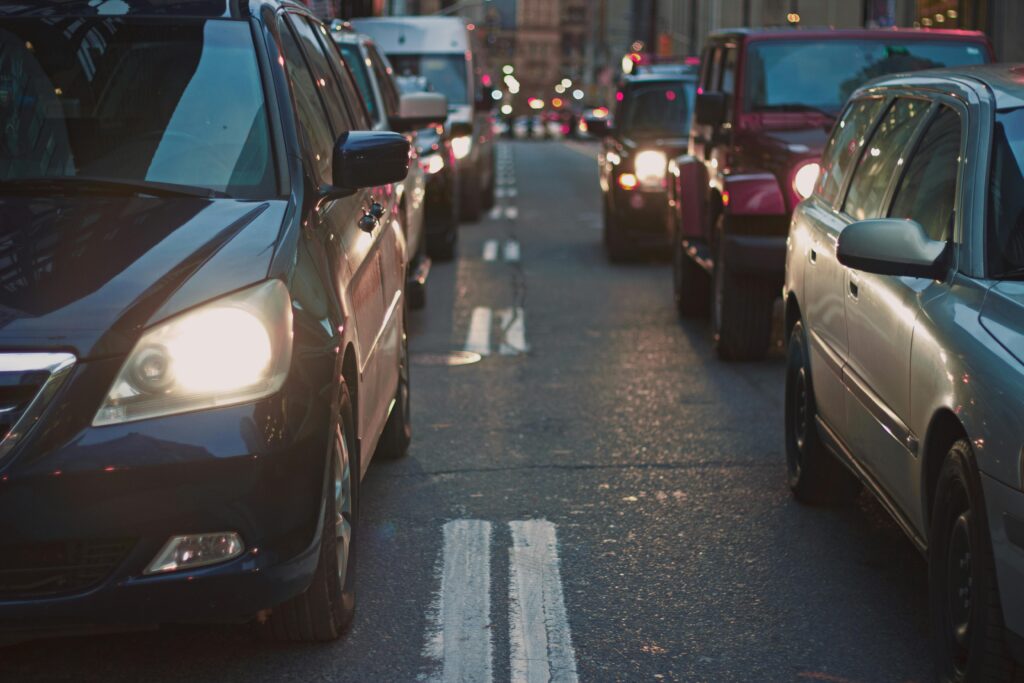 Giganții auto presează Comisia Europeană să renunțe la țintele obligatorii pentru vehicule electrice