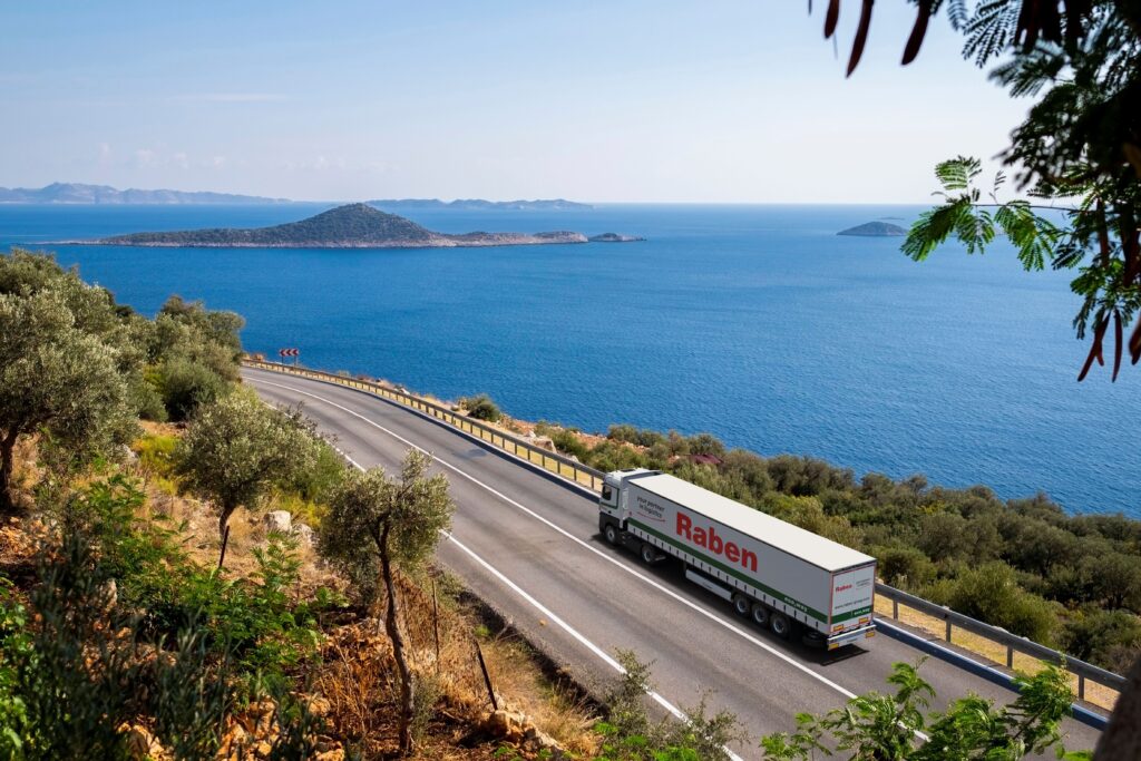 Conexiuni zilnice de transport România – Grecia prin Raben Group