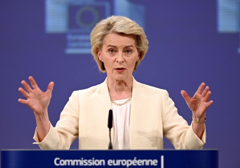 Ursula von der Leyen escapes motions, but not problems. The 5 "tribes" causing her headaches