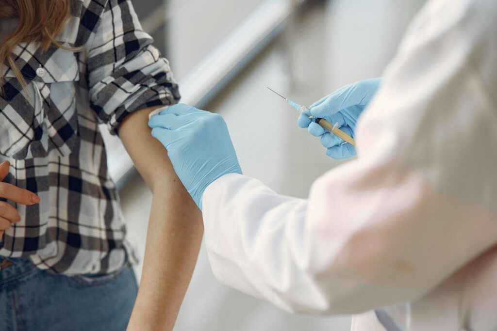 Medic: Ucraina, în stare de război, are rată de vaccinare mai mare decât România. Risc de reapariție a poliomielitei