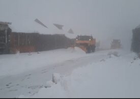Cod galben și portocaliu de ninsori viscolite în zone montane din 6 județe. Informare de vreme rece, în mare parte din țară