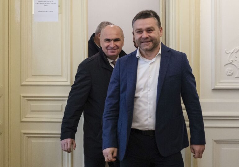 Ciucu s-a dus cu Bolojan la depunerea candidaturii și le propune bucureștenilor un parteneriat pentru 6 ani și jumătate