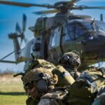 Exercițiu NATO în România: militarii au construit în timp record un pod plutitor peste Mureș (Video)