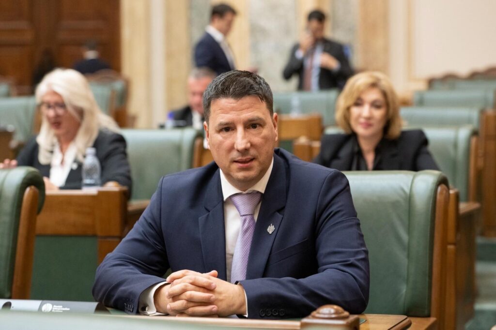 Senator ales pe listele SOS, cercetat pentru furt. A luat un rucsac uitat la recepția unui hotel