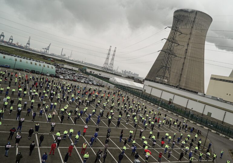 Trei drone suspecte, observate deasupra centralei nucleare Doel din Belgia