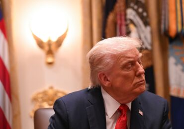 Trump spune că sunt șanse 50 - 50 să încheie un acord cu Iranul: „Fie ajungem la un acord bun, fie îi arunc în aer”