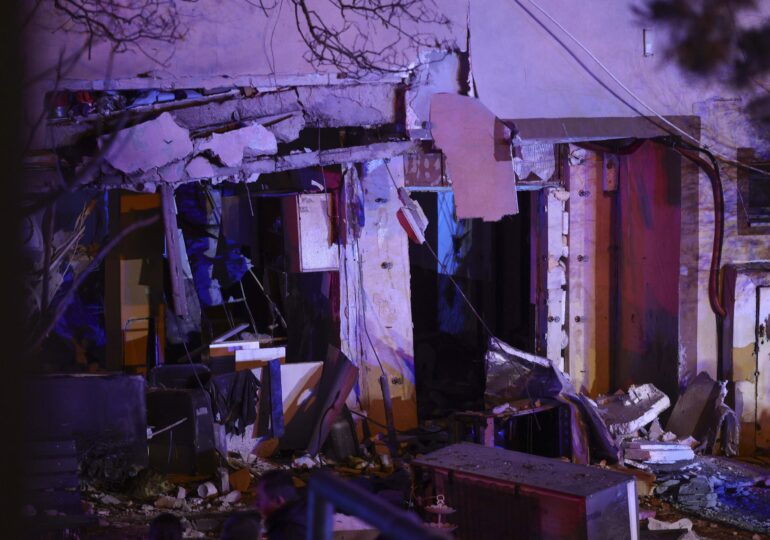 Explozie puternică într-un bloc din Buftea. Celulă de criză la Ministerul Sănătății pentru victime (Foto&Video)