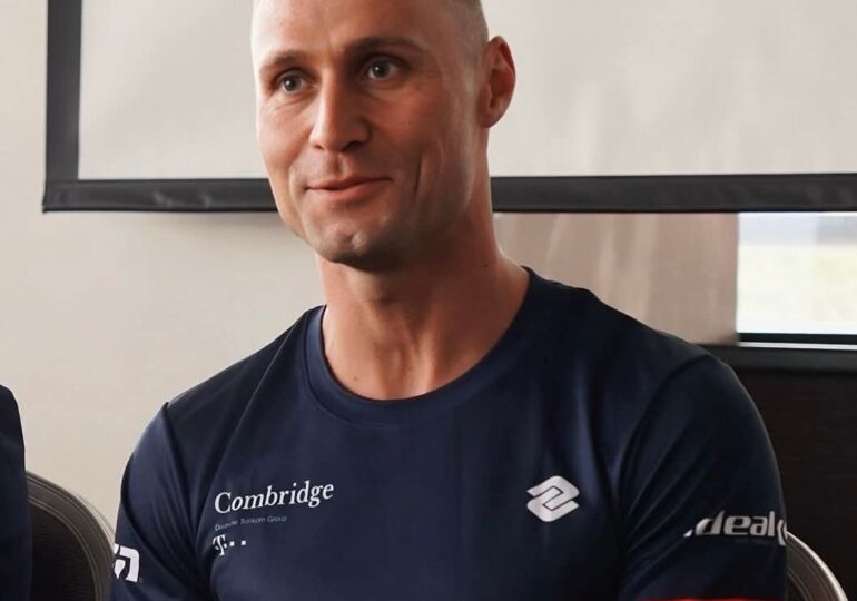 Zsombor Deak stabilește un nou record național la triatlon pe distanță lungă, concurând la categoria PRO