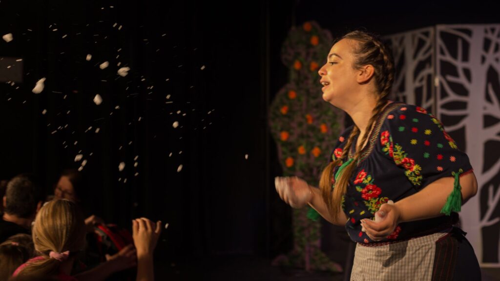 Fata babei și fata moșului