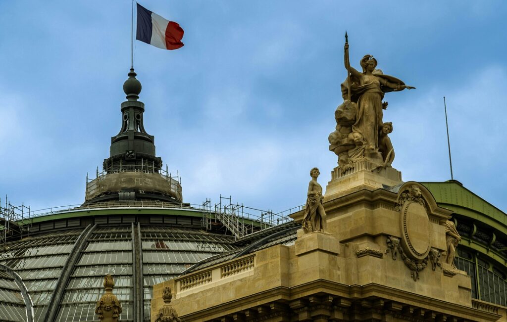 Parlamentul francez a votat suspendarea reformei pensiilor pe care Macron a propus-o acum doi ani