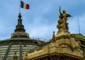 Parlamentul francez a votat suspendarea reformei pensiilor pe care Macron a propus-o acum doi ani