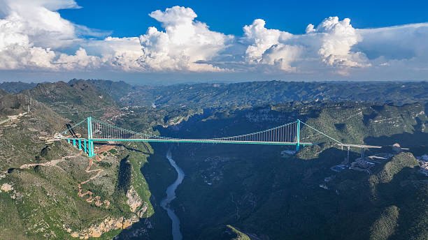 Un pod abia inaugurat în China s-a prăbușit parțial (Video)