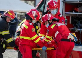 Explozie urmată de incendiu într-un bloc din Timișoara. Un bărbat are arsuri pe aproape jumătate din corp