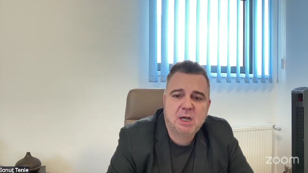 Ionuț Tenie directorul Bibliotecii din Onești