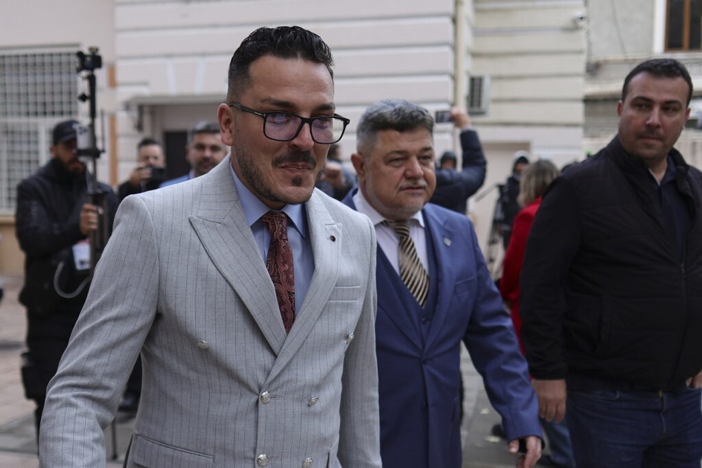 „Makaveli” se retrage din cursa pentru Primăria Capitalei și susține „unirea cu Anca Alexandrescu”