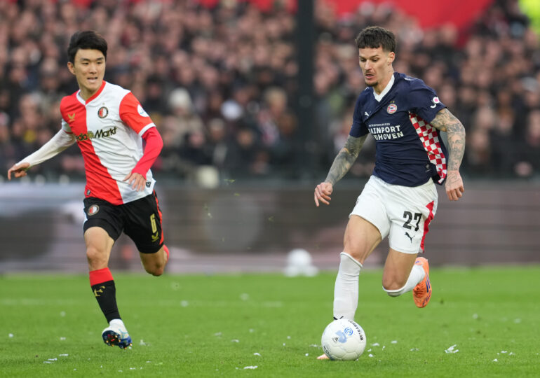 Dennis Man, huiduit în Olanda, la fiecare atingere de balon. Cum l-a numit presa batavă