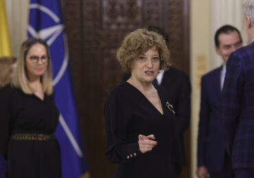 Oana Gheorghiu arată cine vrea să salveze România de Guvernul cel rău: Petrișor Peiu, care deține acțiuni la companii de stat