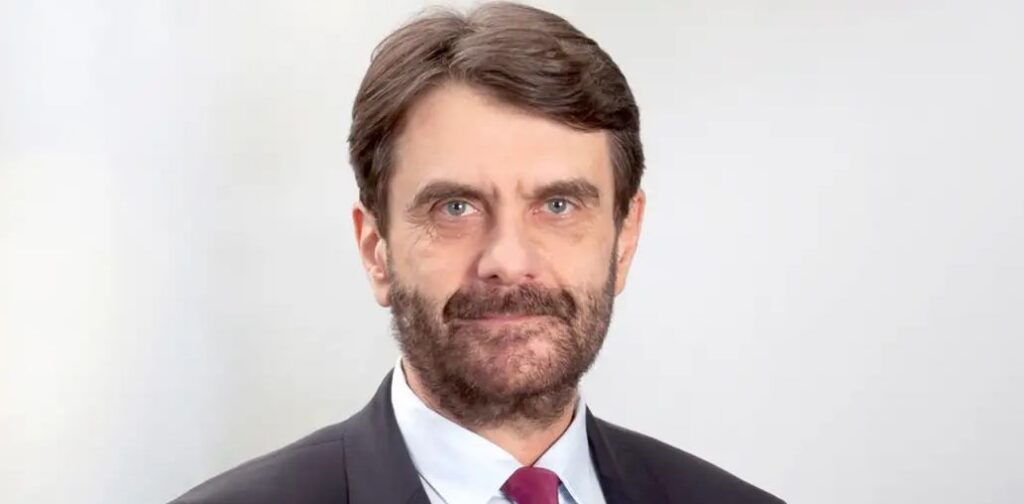 Cine este Robert Schwartz, pe care USR îl propune la șefia Radioului public