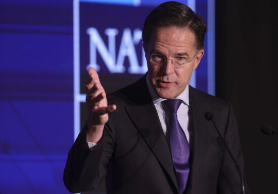 Vizită de consolare a liderului NATO în România?