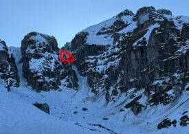 Salvamontiștii intervin pentru a recupera doi turiști blocați în Bucegi. Au ignorat o patrulă, care le ceruse să nu mai înainteze