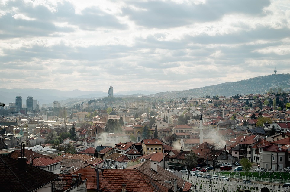 Italia investighează turismul de război: Clienți bogați care ar fi plătit sume colosale pentru a vâna oameni, la Sarajevo