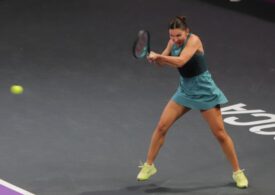 Mesajul Simonei Halep după ce i-a oferit Arynei Sabalenka trofeul pentru locul 1 mondial