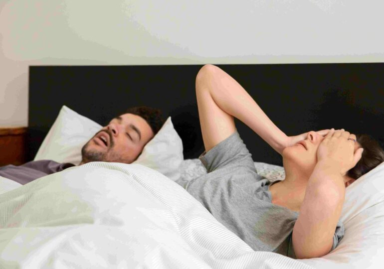 Apneea de somn, în strânsă legătură cu o boală neurodegenerativă gravă. Dar poți face ceva!