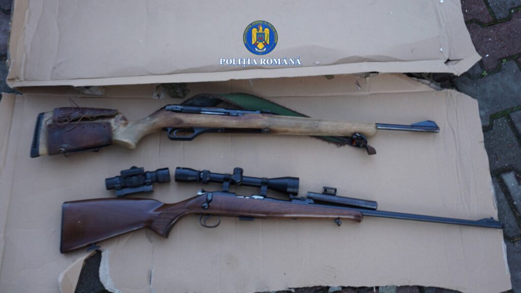 Arme letale trimise din Spania în România printr-o firmă de curierat. Doi bărbați au fost reținuți (Video)