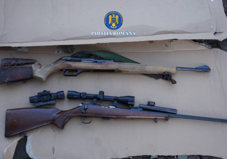 Arme letale trimise din Spania în România printr-o firmă de curierat. Doi bărbați au fost reținuți (Video)