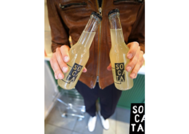 Băutura tradițională din soc - răcorirea autentică, livrată direct la tine acasă