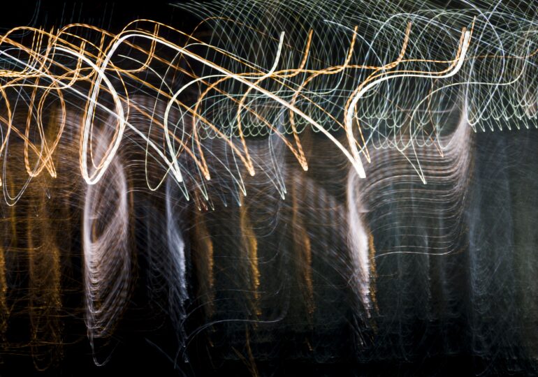 Revoluția tăcută de pe fundul oceanelor: Cablurile subacvatice ale Internetului pot detecta cutremure și tsunami