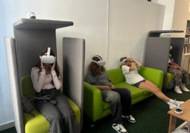 Minunea de la Onești. Biblioteca cu holograme, simulatoare și spații de învățare prin joacă (Foto&Video)