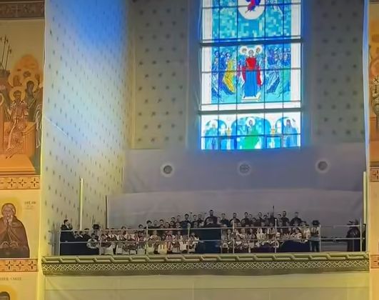 În Catedrala Națională, Corul Patriarhiei a cântat o melodie pe versurile poetului legionar Radu Gyr. Au fost prezenți și ministrul Apărării și comandanți militari