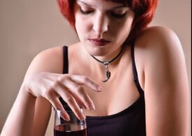 O singură enzimă ar putea fi responsabilă pentru dependența de alcool și bolile de ficat