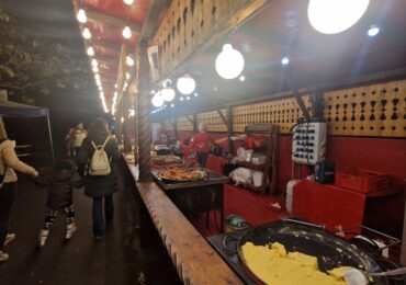 Bâlci cu muzică vulgară și grătare în parc, lângă Parlament, cu aviz de la Primăria Capitalei (Foto&Video)