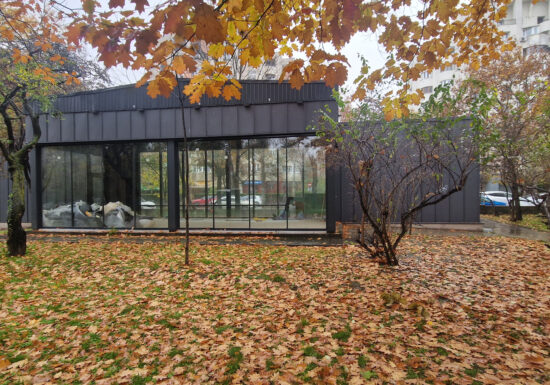 De 4 ani, o clădire goală se ridică în Parcul Circului. De ce e nefolosită și de ce să fim cu ochii pe ea