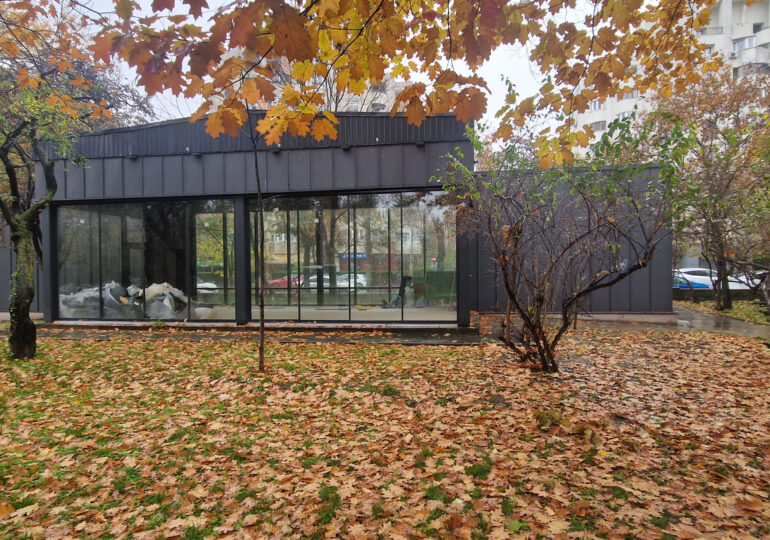 De 4 ani, o clădire goală se ridică în Parcul Circului. De ce e nefolosită și de ce să fim cu ochii pe ea