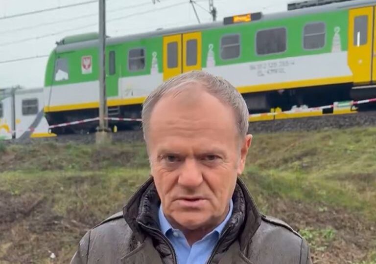 Donald Tusk acuză sabotaj pe calea ferată în Polonia, după explozia de pe linia Varșovia-Lublin: Îi vom prinde pe făptași (Video)