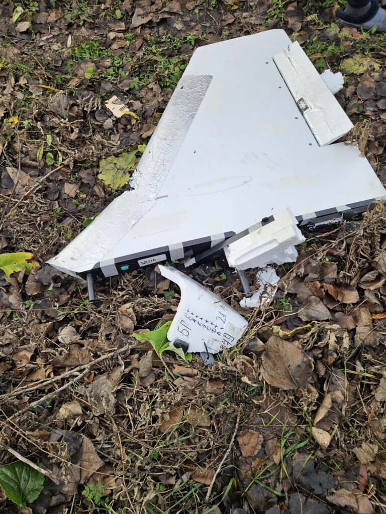 Drona căzută în Vaslui a provocat agitație: Localnicii cred că vor fi chemați la război (Foto&Video)