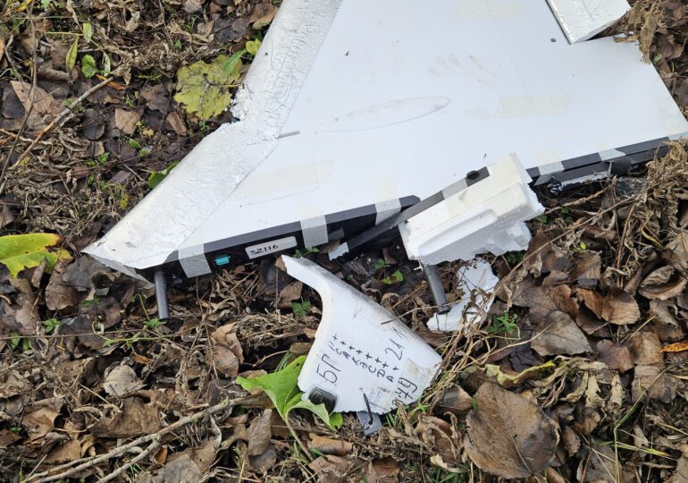 Drona căzută în Vaslui a provocat agitație: Localnicii cred că vor fi chemați la război (Foto&Video)