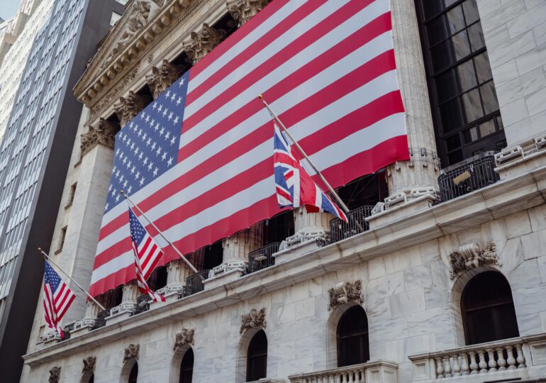 SUA mizează pe taxe reduse și dobânzi mai mici pentru a evita recesiunea. Oficialii spun că impactul shutdown-ului nu va împinge țara în recesiune