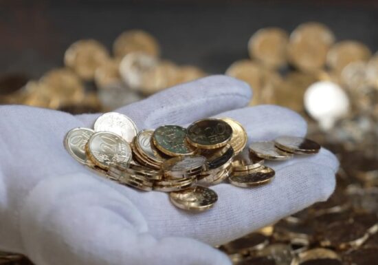 Bulgaria intră în zona euro, dar societatea e profund divizată: temeri de inflație, criză politică și dezinformare pro-rusă