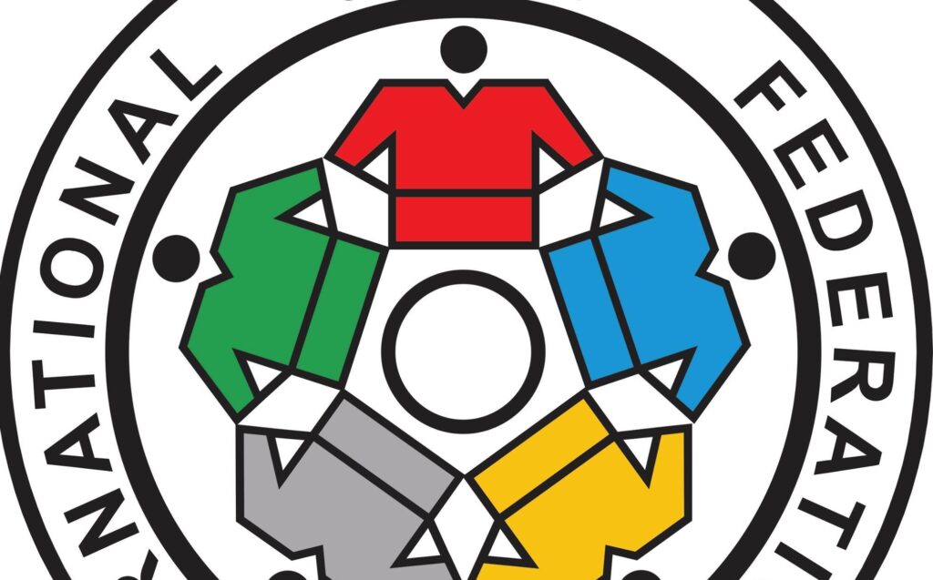 Federația Internațională de Judo reintegrează sportivii ruși