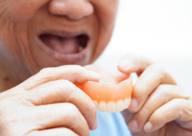 Renunță la proteza mobilă! La Ideal Dental, zâmbetul complet începe chiar din prima zi