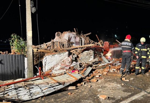 Explozie la o casă din Dej. Un bărbat a murit, bubuitura s-a auzit de la un kilometru (Video)