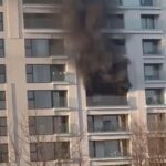 Incendiu puternic într-un bloc din Capitală. 17 persoane au ajuns la spital, una în stare gravă (Video)
