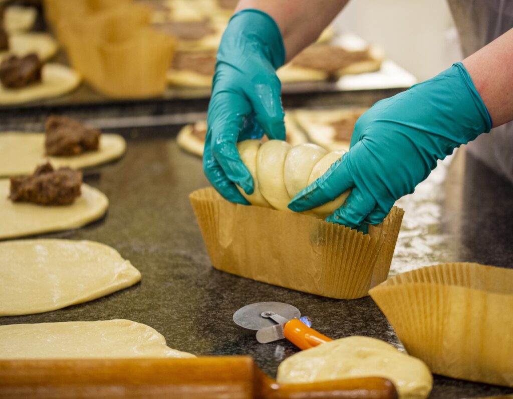 peste-trei-decenii-de-tradi-ie-adaptare-i-inova-ie